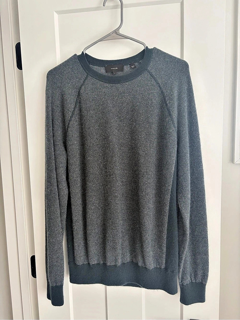 Vince Crewneck Sweater in Gray Size Medium Like New